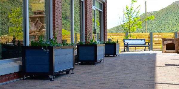 Wishbone-Custom--2-x-4-Rutherford-Planter-Boxes-at-The-Residence-at-Orchards-Walk-in-Kamloops-BC